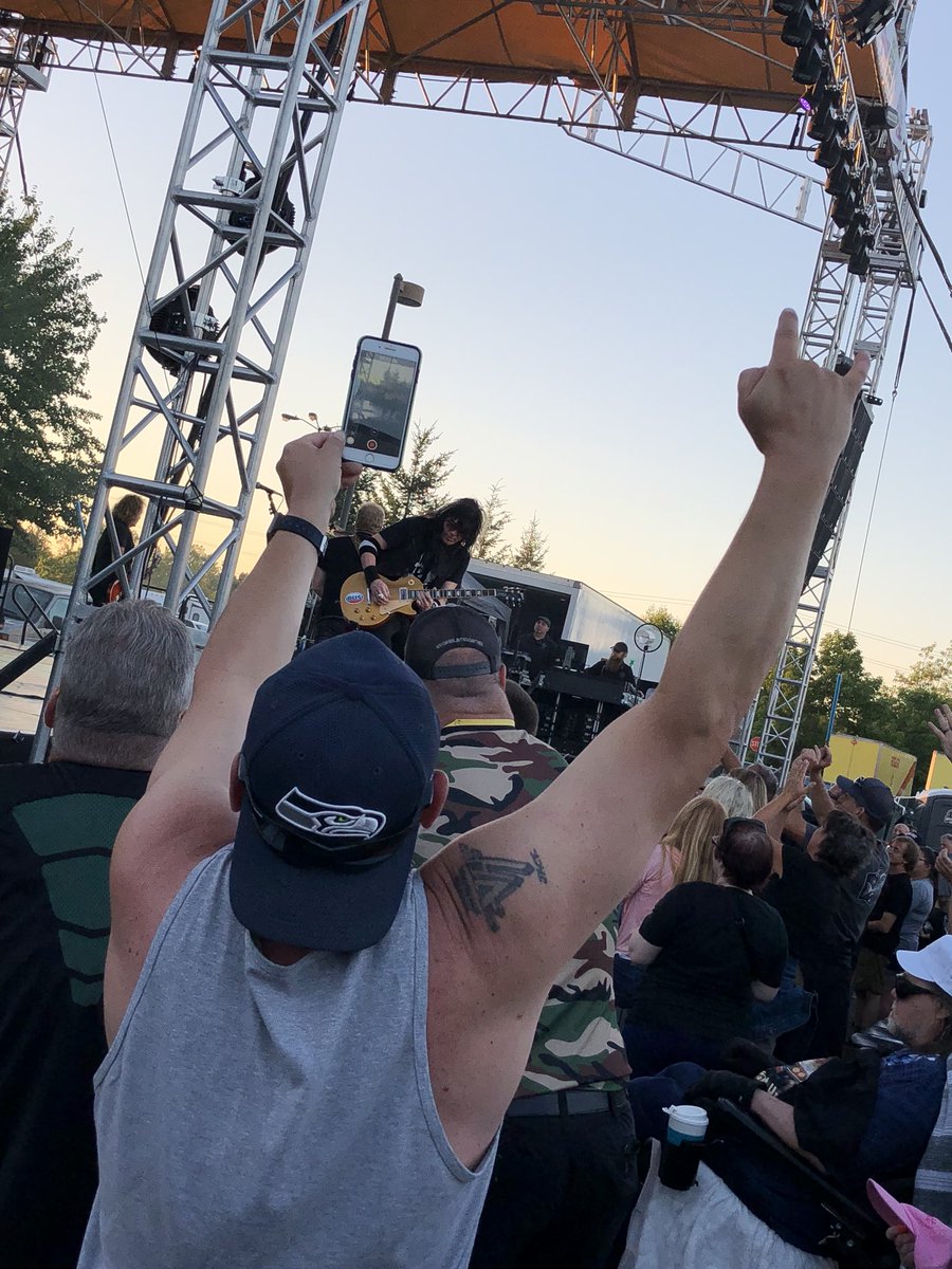 jen_lmt's tweet photo. 1st concert 1985 age 17 @nightranger 2nd concert tonight @LaneCountyFair #happyhappy #bestboyfriend #best60dollarsieverspent https://t.co/smnp8lcypa