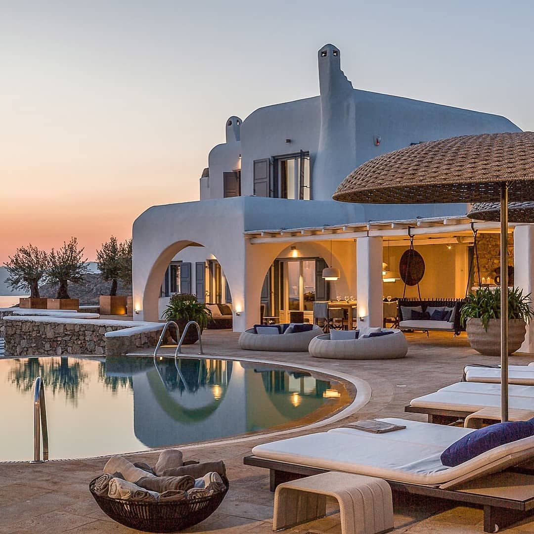 TheLuxAuthority's tweet photo. Perfect way to end the week. Follow us on Instagram: @luxauthority
#luxurylifestyle #luxurylife #luxurystyle #luxurytravel #luxurydestination #luxurygetaway #luxuryvacation #luxuriousliving #luxury #luxt
Photo Cred: @luxury.lifestyle.brandz https://t.co/LwZsxfgDwG