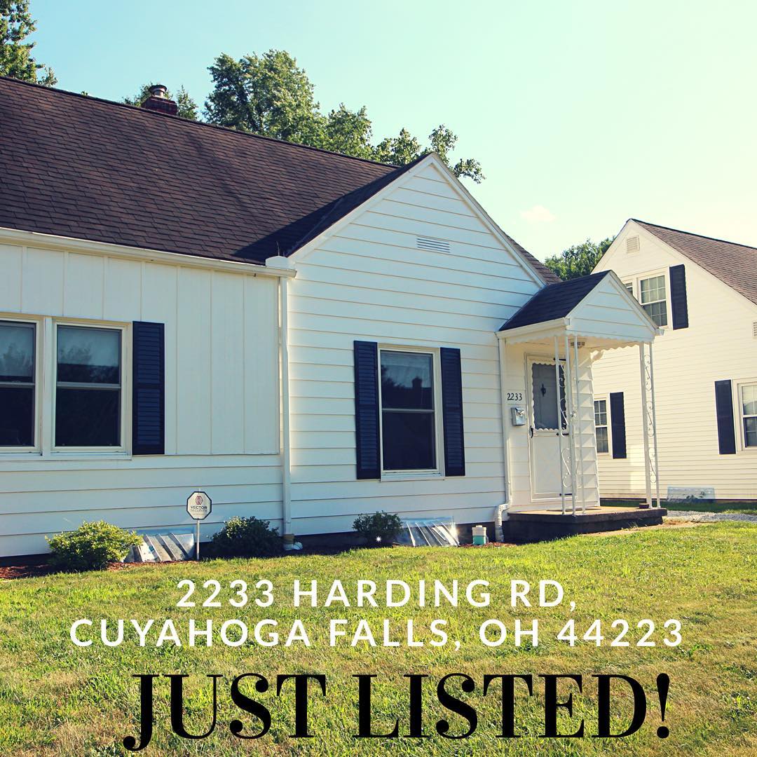 PaulSWells's tweet photo. Our house is now listed! Akron/Cuy Falls folks: Call Mary Jo for a showing! https://t.co/fiGPbVdFlt @AkronRealtorMaryJo #AkronRealtor https://t.co/iks690kKJT