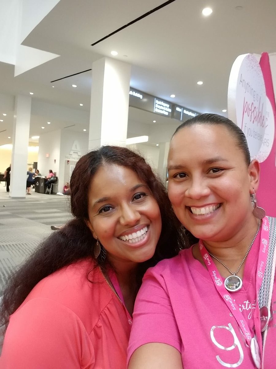 MaylinSambois's tweet photo. It’s here! #Day1
#AnchorDownEarly
#TruckinWithMyTribe
#TERbelieves 
#teamgive #believe #31Gives #thirtyonegifts #BE #SmallChangesChangeEverything #MaylinBagsforPurpose #BagsForPurpose #31Conference #ThirtyOneGiftsConference
#ThirtyOneConference https://t.co/P6LllS6ljN