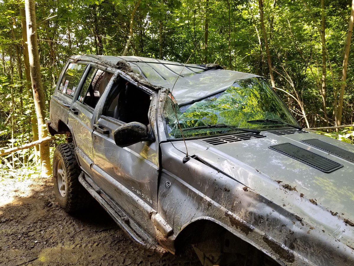 twojeeps8596's tweet photo. @ReconTrail just saw your XJ rollover video.   I’d drive it like that and not think twice.   I rolled mine three times 2 weeks ago.  My options are considerably more limited. Glad your boy walked away.  I did too. https://t.co/YAkauI8Obh