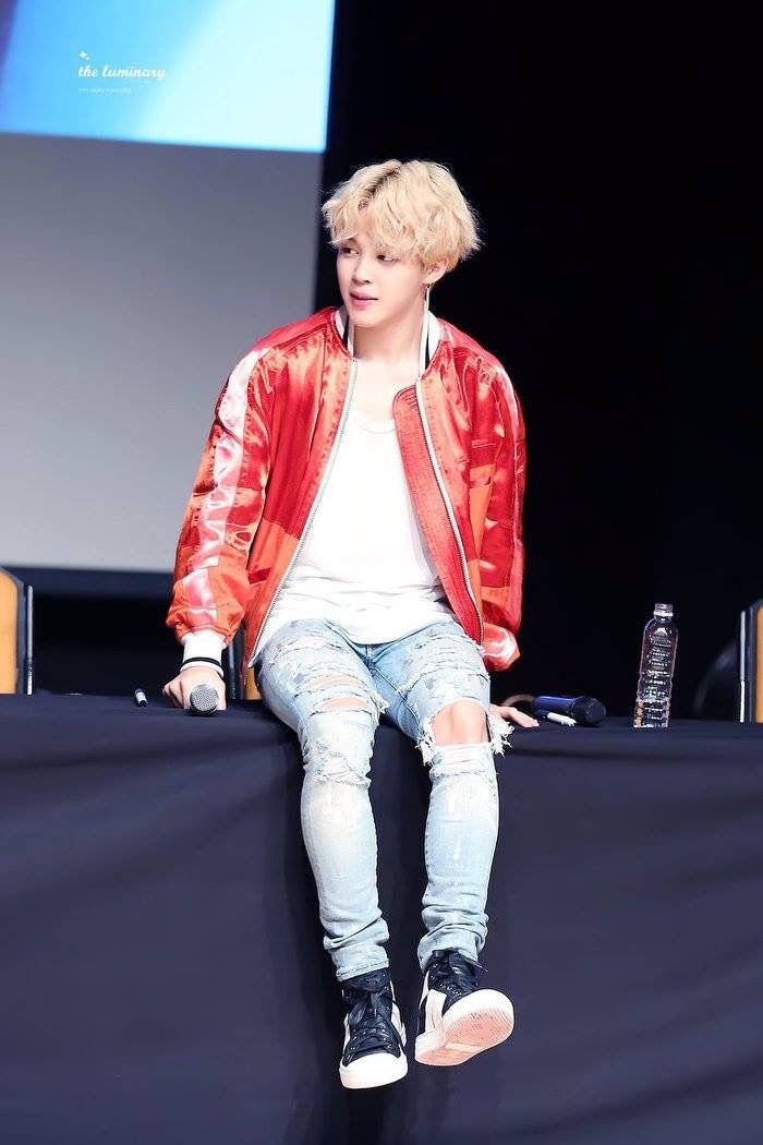JennyferLzo's tweet photo. #ArmysProtectJimin 
#ArmysProtectBts https://t.co/0xo0wiukPy