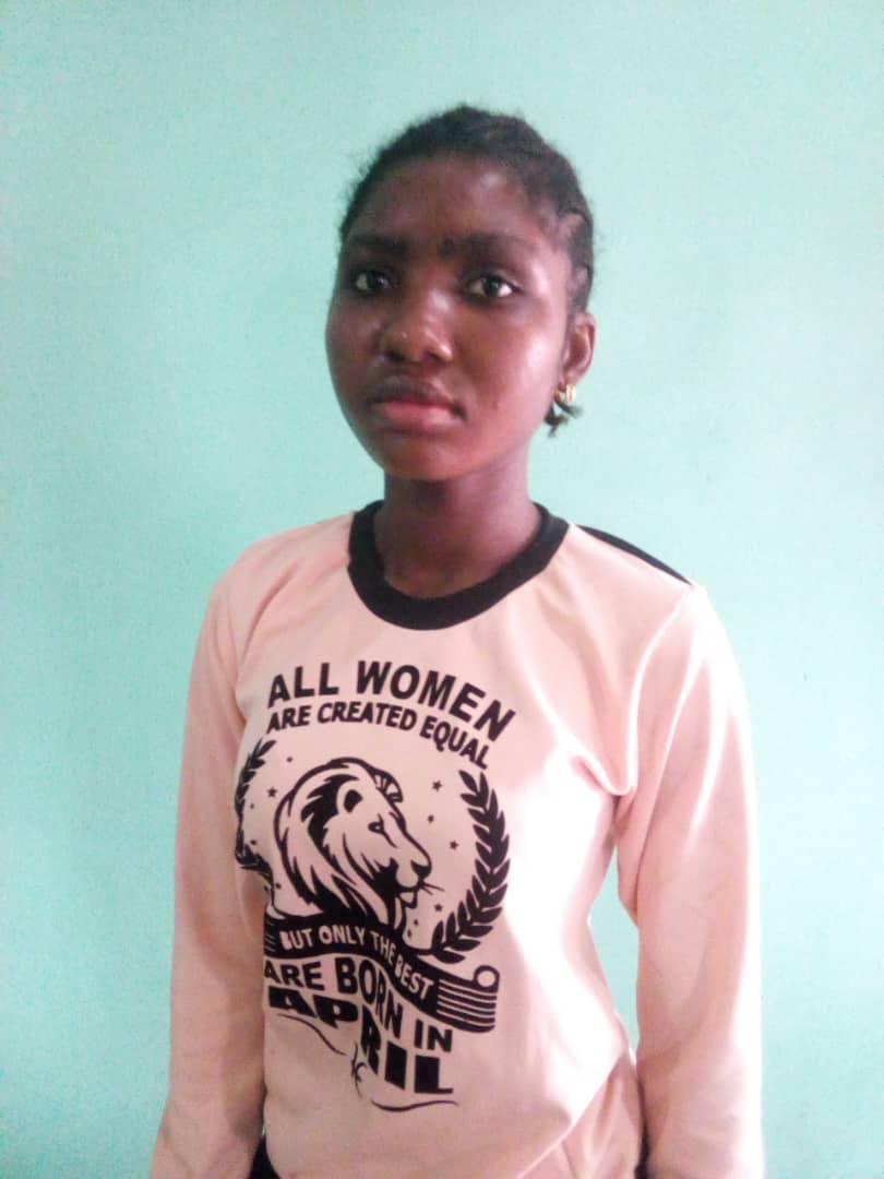 trafficbutter's tweet photo. IT TAKES ONLY 1 SECOND TO RETWEET THIS: This girl was found in Lafenwa, Abeokuta, Ogun State. She's been unable to speak or identify herself. Help her find her parents by retweeting this until they see it &amp; pick her up from the Lafenwa Police Station.  https://t.co/lNsVWo8Now