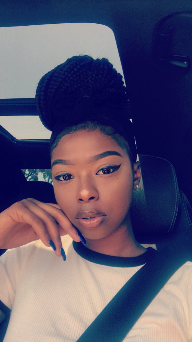 AuntieMemm's tweet photo. #WhosWhoAtTSU 

Memoree Merriweather 
AKA Mem or Auntie 💁🏾‍♀️

Memphis 🔟 

Health Sciences Major (Physical Therapy)

Sophomore #TSU21 https://t.co/rGnG7Q9clw