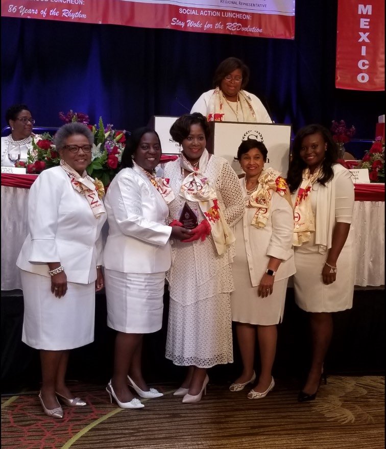 dst_HAC1913's tweet photo. Congratulations Houston Alumnae Chapter for receiving the Community Impact Award! #DST1913 #DSTHAC #Service #HACRocks #SWRC2018 https://t.co/FP71xnQWoo