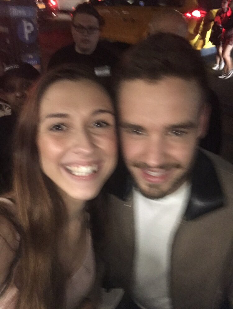 laughs_n_lyrics's tweet photo. I saw @LiamPayne perform at his first solo sold out gig and met him for the second time one month ago tonight and omg I miss him so much 😞 #chasesummer #chasesummersoundtrack #chasesummersoundtrackwithliampayne https://t.co/f7z6LNlOWK