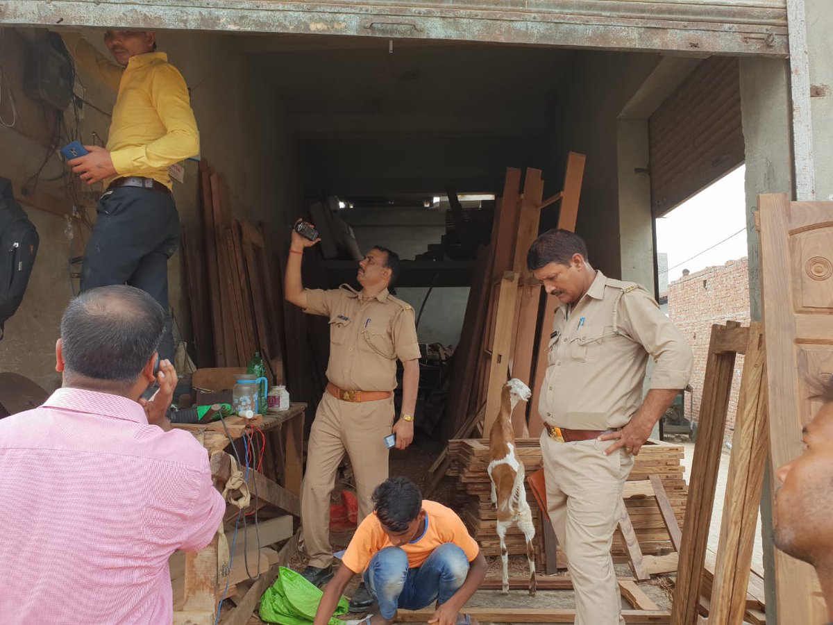 दादरी मे वितरण तथा विजिलेंस द्वारा की गयी चेकिंग मे 25 उपभोक्ताओं के ख़िलाफ़ विदुत चोरी की रिपोर्ट दर्ज की गई।
@PVVNLMRT1912