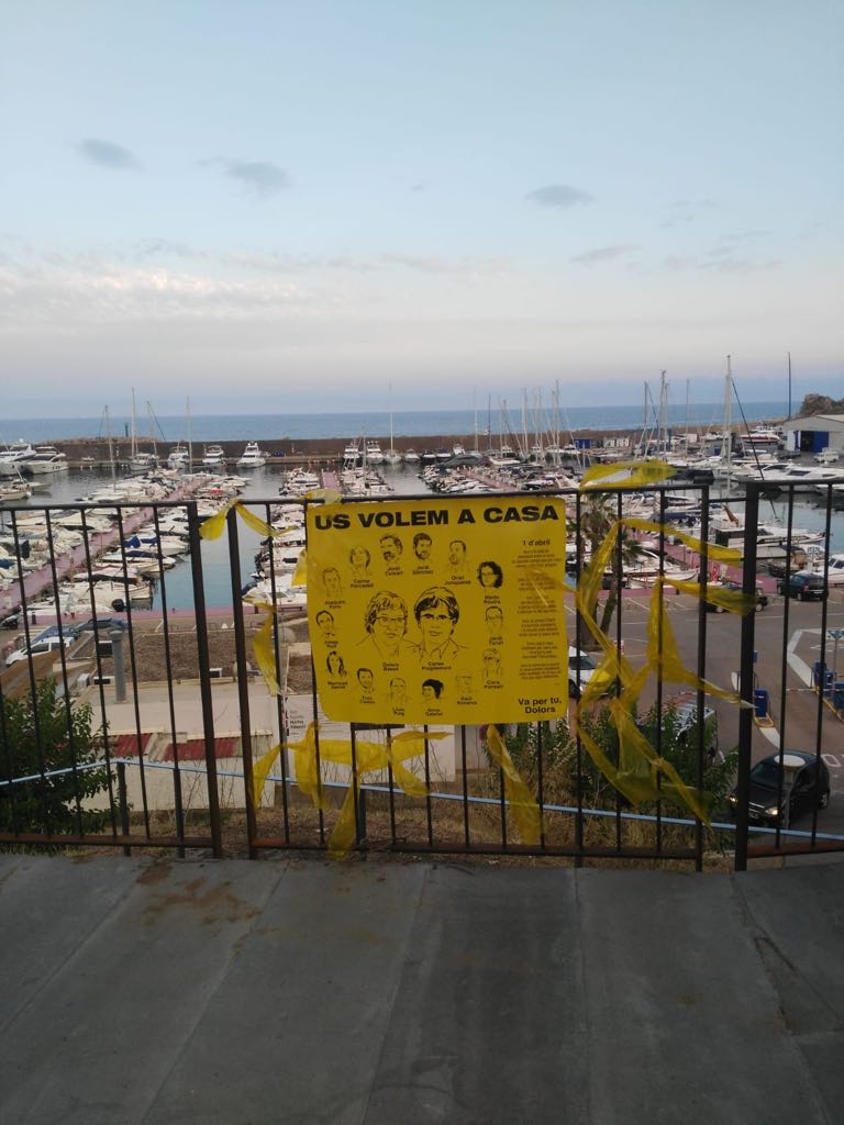 MnicaRebullCome's tweet photo. A Palamós Cala #Salguer #Padro #Miranda desperta cridant ...
#LlibertatPresosPolítics
#LlibertatPresesPolítiques
#ProuExili
#Independència https://t.co/lys58gWEqG