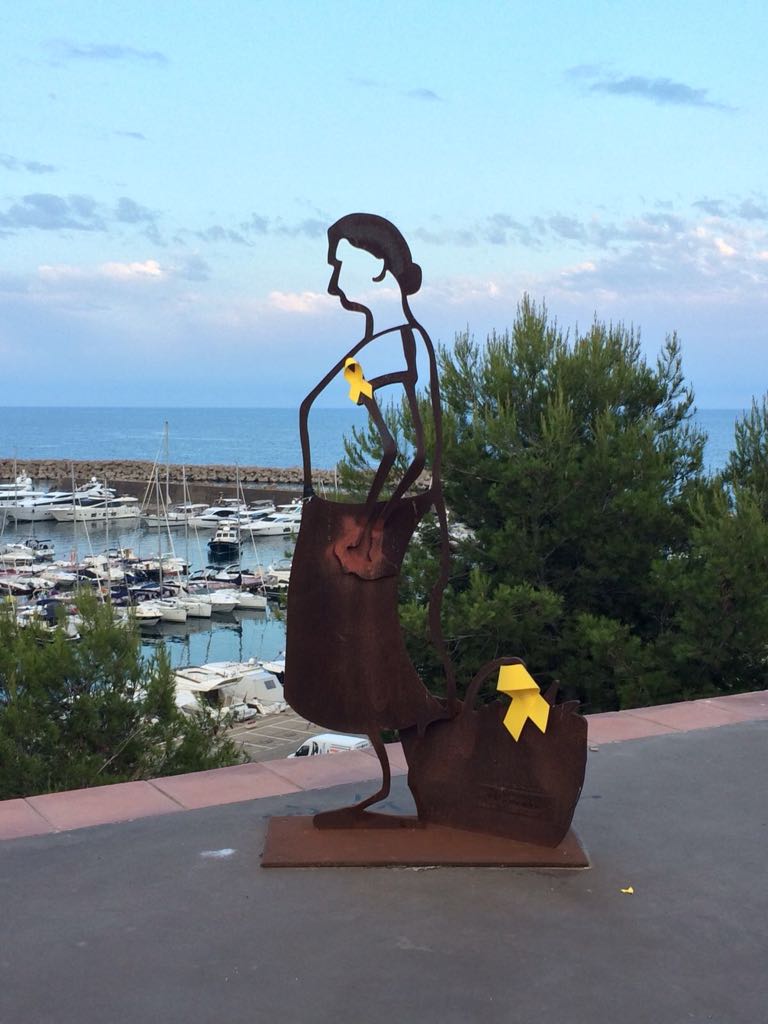 MnicaRebullCome's tweet photo. A Palamós Cala #Salguer #Padro #Miranda desperta cridant ...
#LlibertatPresosPolítics
#LlibertatPresesPolítiques
#ProuExili
#Independència https://t.co/lys58gWEqG