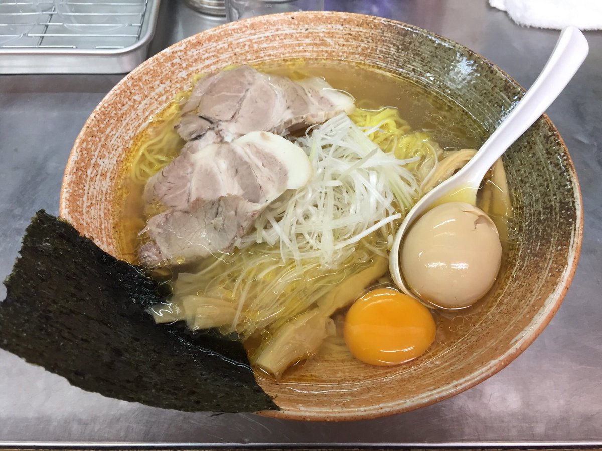 _goodatmosphere's tweet photo. これ以上に良い感じのラーメンってある…？ https://t.co/yUpyKkUdXG