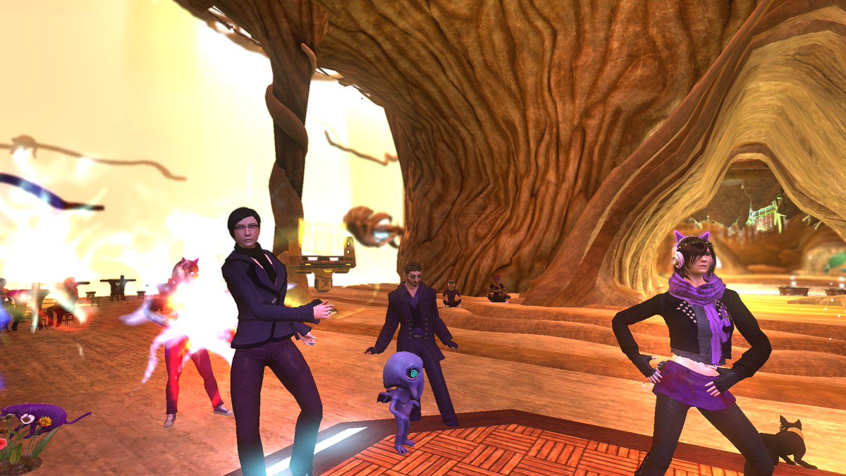 RedWatchful's tweet image. People at the Rooted Grove, guided by the talented DJ Nexus. @1JimmyTheRabbit was there, making  summersaults imbued with his... uhn... magic, I think. @JohnnyReb3030 streamed all on his Twitch. 
Lots of good folks. A day that will never... ever be forgotten. 
#PurpleForMaddie