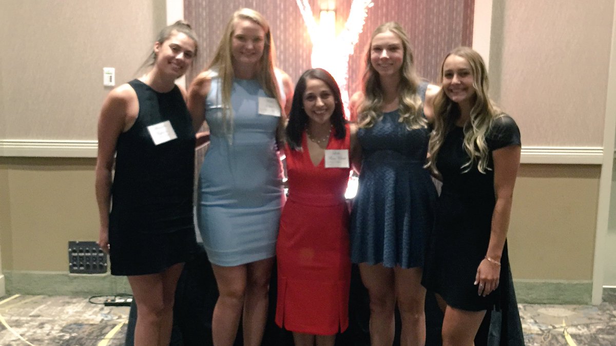 EWUVB's tweet photo. Great night meeting some of Eag Nation at the @EWUEagles Foundation Red Tie Gala!!!

Can’t wait to get the season started in 3️⃣4️⃣ Days!!!

#FlyHigher #GoEags https://t.co/1iDVQv8tme