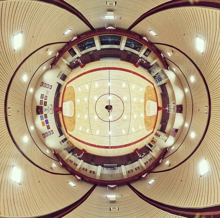 EarlhamBBall's tweet photo. New design, new look, cool view #PerformanceGym #QuakerNation (Photo Cred: @jfleenor) https://t.co/qzk78jV6Sa