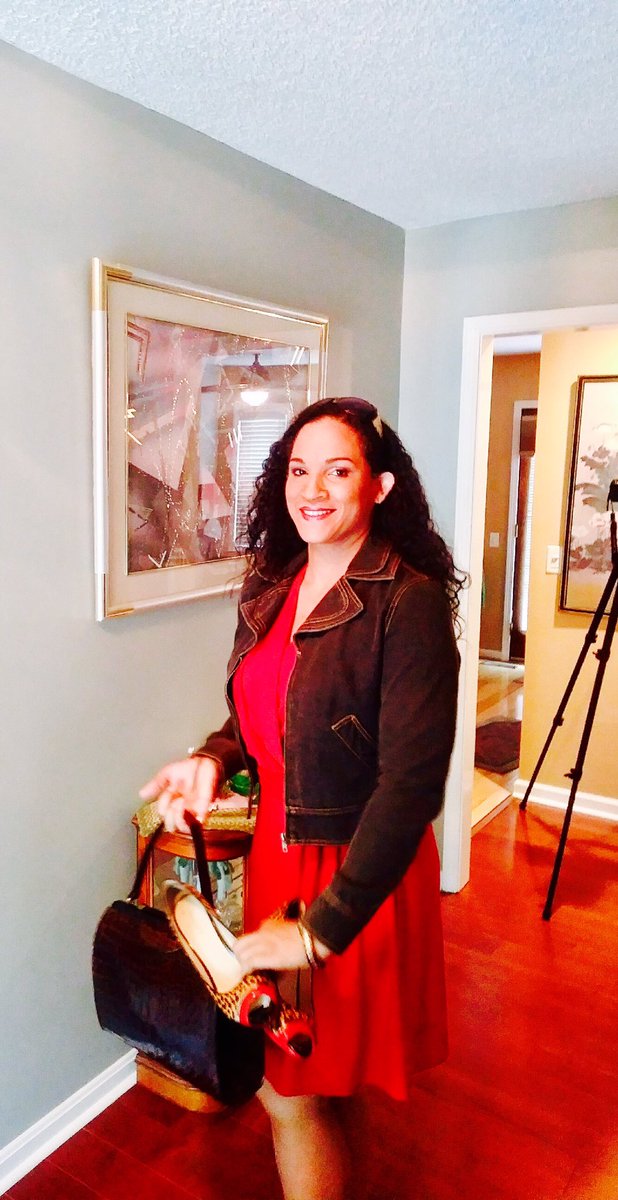 DianaraGold's tweet photo. Shooting a trailer at an undisclosed location, for an as yet untitled film. Went very well, and performed a highly charged scene! That's all I can reveal......🙊
#actress #setlife @VibeMagazine #divalife🤣👸🏽 #artistflow #jazzvocalist #songwriter #model @EmpireFOX @CBS @YSL https://t.co/OYIqWd2UP0