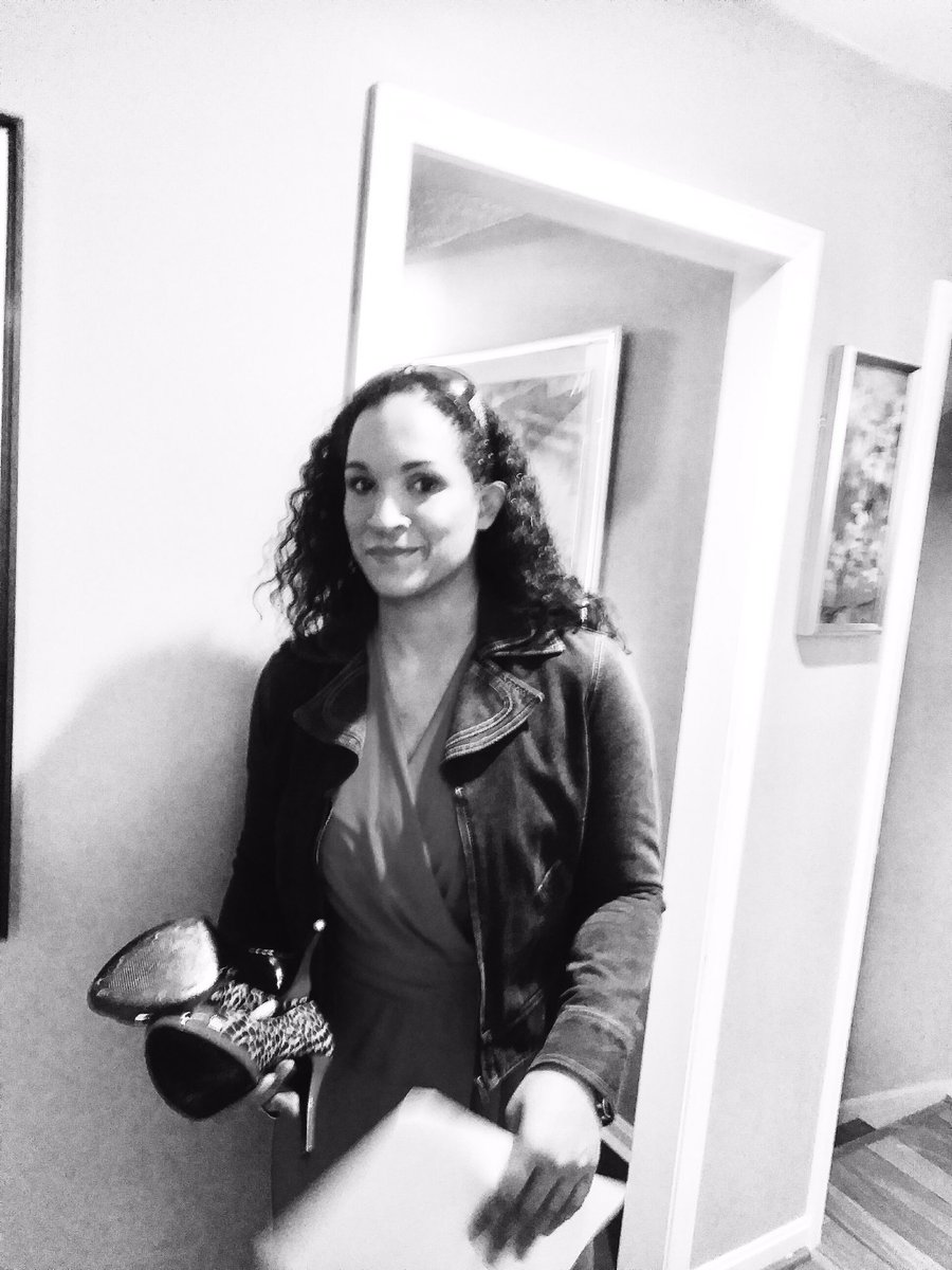 DianaraGold's tweet photo. Shooting a trailer at an undisclosed location, for an as yet untitled film. Went very well, and performed a highly charged scene! That's all I can reveal......🙊
#actress #setlife @VibeMagazine #divalife🤣👸🏽 #artistflow #jazzvocalist #songwriter #model @EmpireFOX @CBS @YSL https://t.co/OYIqWd2UP0