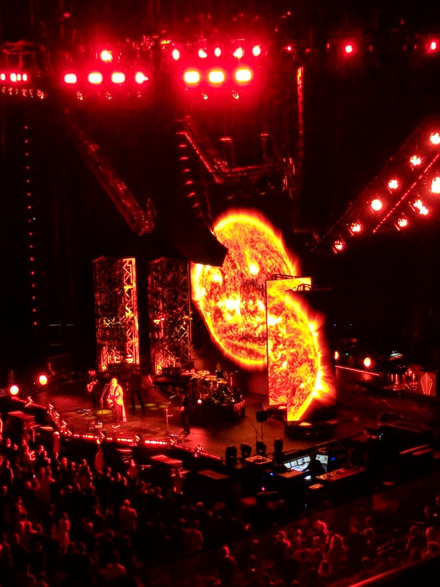 AndriaJTerry's tweet photo. #SmashingPumpkins https://t.co/zHJNVHlKJS