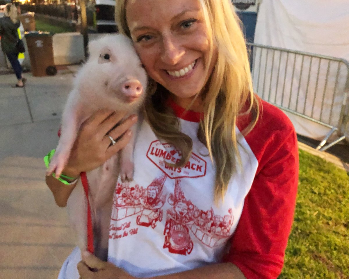 TheLocals501c3's tweet photo. A pig at Lumberjack Days?!?  Festival is now complete. #lumberjackdays #discoverstillwater #stillwater https://t.co/SYJk1yCChu