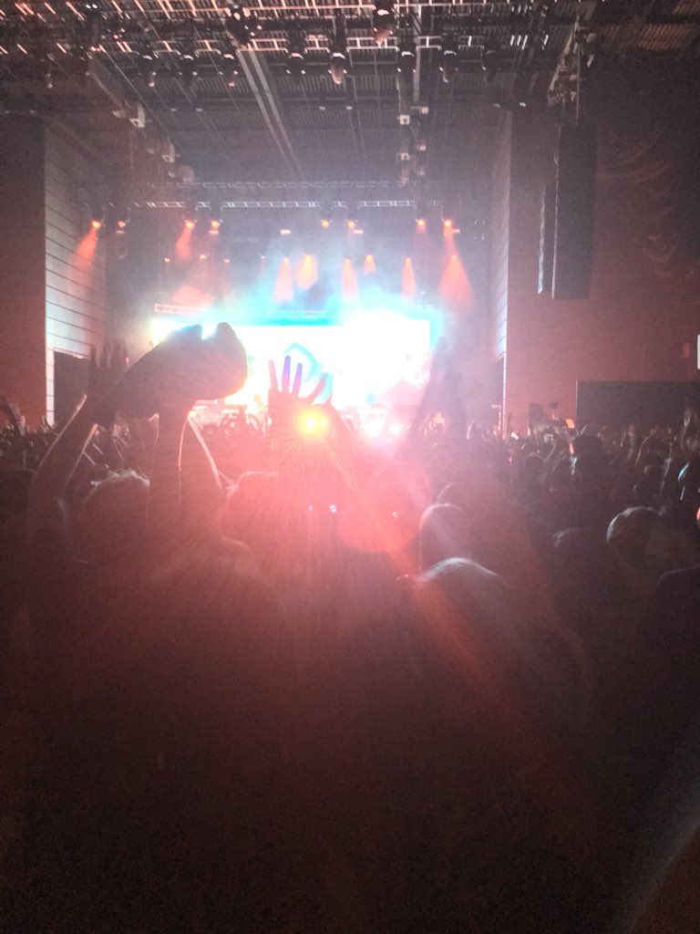 SpeasySpice's tweet image. Probably the most powerful moment in a concert full of powerful moments: the entire sold-out crowd at @TheAnthemDC applauding in ASL for a deaf woman in the group of audience members @JanelleMonae brought onstage to dance. So much love for DC tonight ❤️ #DirtyComputerTour