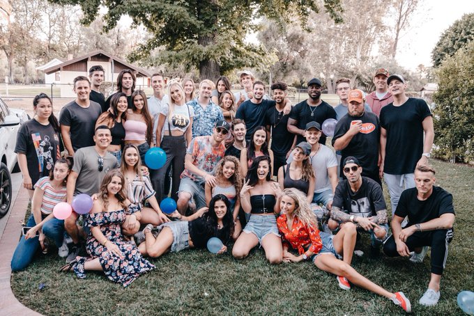 Squad goals 🤙🏼 https://t.co/s1ttluP7BP<a href="/tag/coachella18"class="tags"><span>#coachella18</span></a>