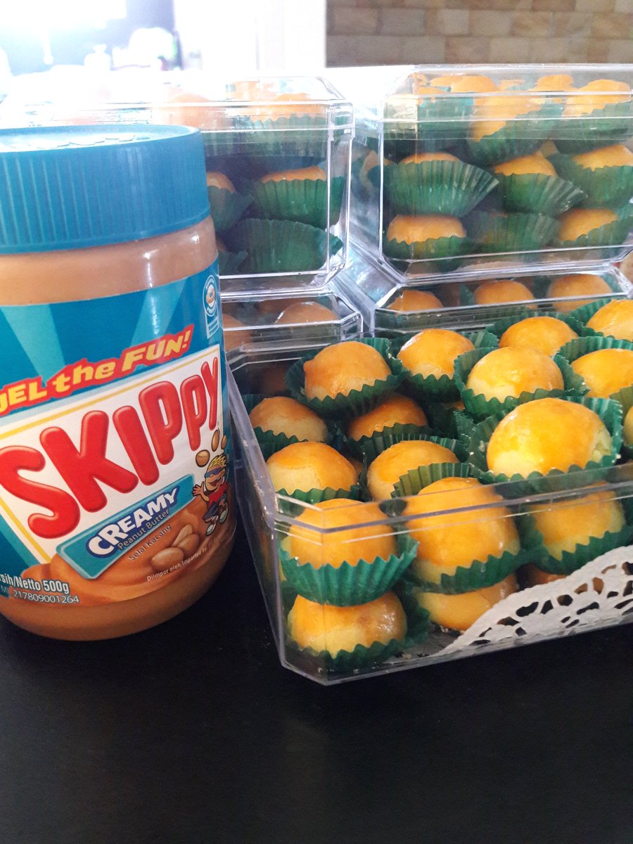 MerlyCake's tweet photo. Utk pecinta nastar..ini adalah skipstar (nastar isi selai kacang)..perpaduan rasa manis, gurih, wangi dari wisman butter ada dlm 1 gigitan nastar ini...so grab it fast.. #premiumcookiesbogor #homemade #nastarskippy #kueenakpuncak #paketcoffeebreakpuncak #merlytancakencatering https://t.co/AhxrdON8in