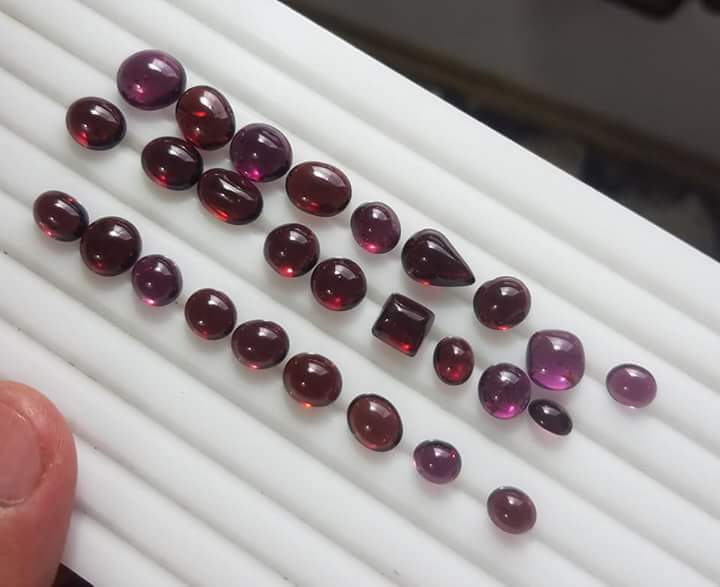 Noorgems4's tweet photo. Natural Rhodolite Cabochones 
Weight = 83 carat 
Price = 60 $ for the whole lot 
Shipping = $ 5   PayPal accepted
#rhodolite #garnet #gemstonejewelry #crystals #jewelry #handmadebyme #boho #dubaimall #fashion #Hearthstone #birthstone #Facebook #etsy #gems https://t.co/707gFkB9Y5