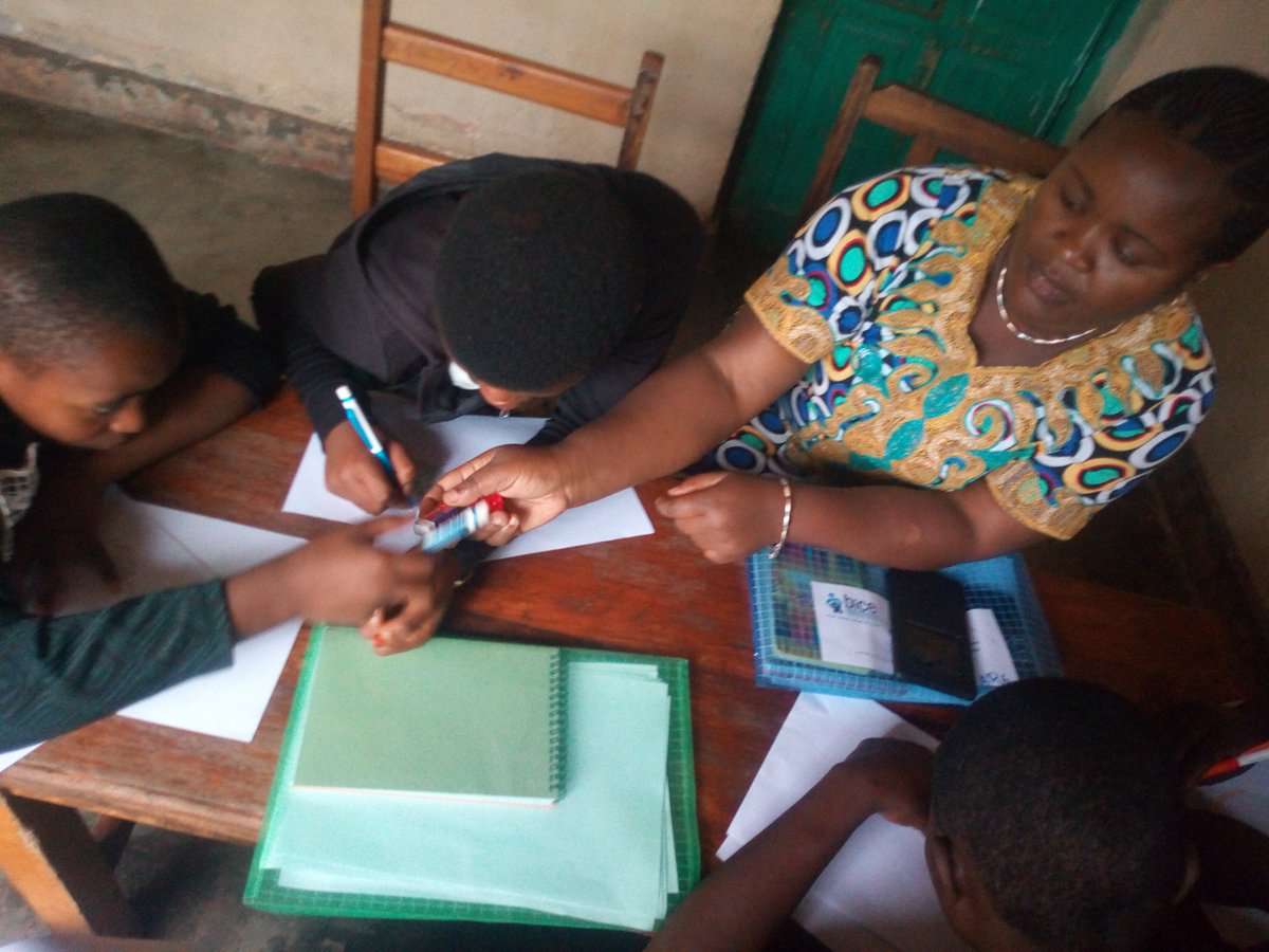 ghovodi's tweet photo. Clôture vendredi, 20 juillet 2018, formation des Tuteurs de Résilience sur la RESILIENCE ASSISTEE aux enfants victimes des abus et violence, à Bukavu. Formation caractérisée des échanges, ateliers et pratiques avec les enfants:GHOVODI, PEDER, FCSF, GJ, Don Bosco, GEWEVUCHA&amp;FPDF https://t.co/yIRKXBRn3Y
