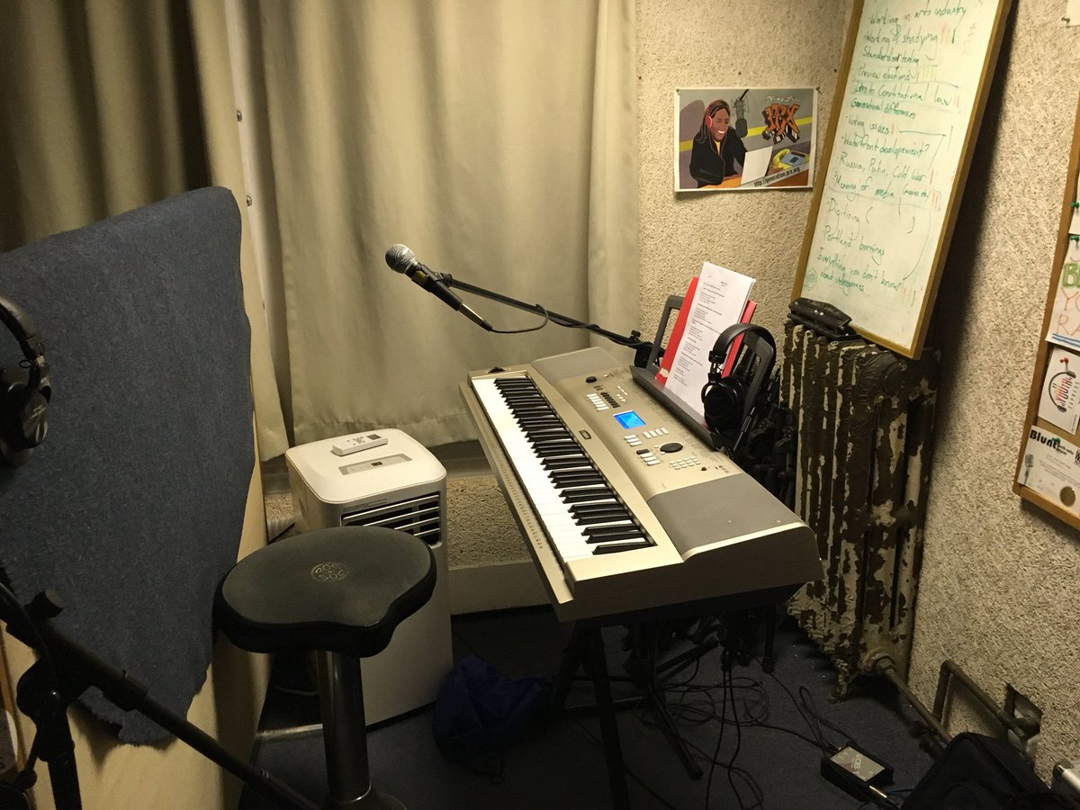 kevorargh's tweet photo. My office tonight - Local Motives Music Show on WMPG #Positivesnark #livemusic #wmpg #localmotives https://t.co/HETdT4qZga