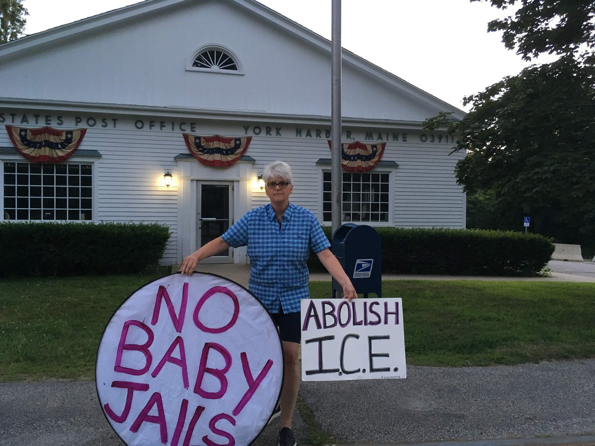 LisaTalmadge's tweet photo. @AshleySWeitz #StandOnEveryCorner
End crimes against humanity committed by our Federal government in OUR names.
#StandAtEveryPostOffice
Save Our Democracy.
Make a sign.
Protest everywhere,anywhere.
For 4 minutes at 5pm.
#4For5
#Impeach45 https://t.co/xjdfHfxjOV