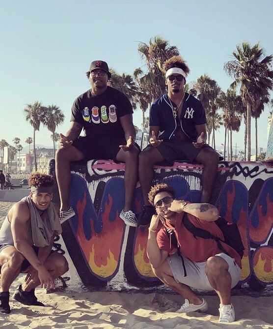 vscwintoday's tweet photo. Summertime vibes in the Zu ๐๐#CaliforniaDreaming #HaveitAllatAP https://t.co/2ZS9rMJQKq