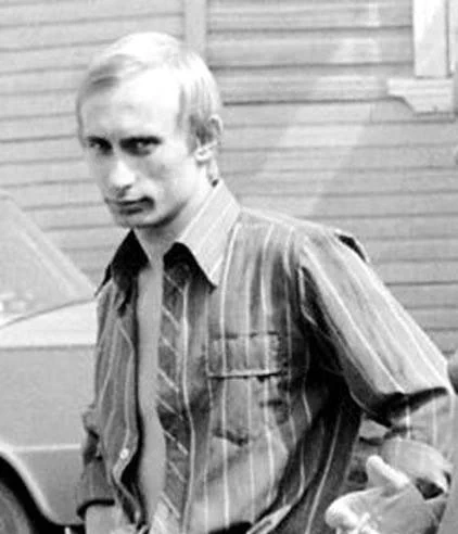 10代で既にこの威圧感ｗ若かりし頃のプーチンがまんまデスラー総統ｗｗｗ