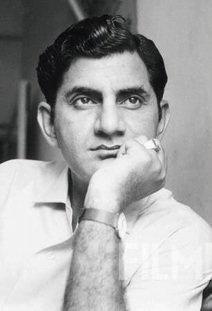 rjamanofficial's tweet photo. कुछ लोग दुनिया से चले जाते है
पर दिल से कभी नहीं जाते 

Wish a very 88th birth anniversary to legendary writer , poet , lyricist Anand Bakshi sahb ❤️
Always miss you sir 🎤@FM_Tadka 
#fmtadka #rjaman #udaipurlocal #albellaaman #soundsgood #anandbakshi #lyricist #writter #poet https://t.co/TBKKvWc4sC