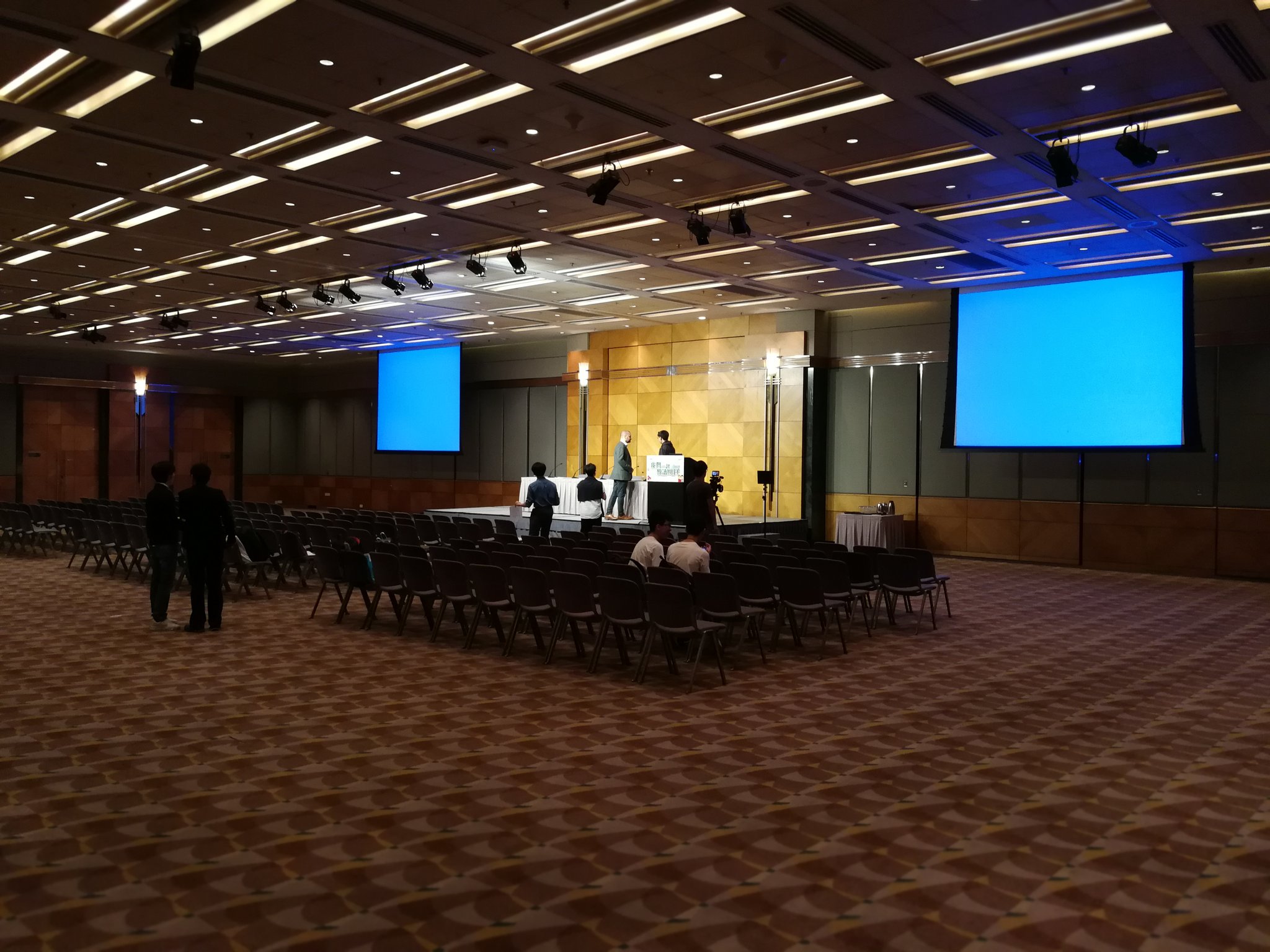 赤石先生 引くほど会場広いんだけど 赤石先生 引くほど会場広いんだけど