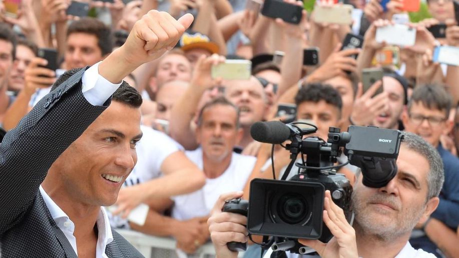 Memang Cuma Juve yang Bisa Datangkan Ronaldo detik.id/6PTa5l