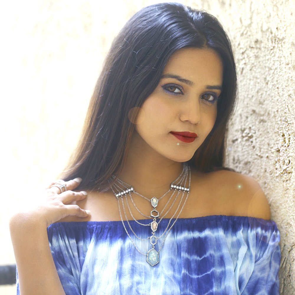 theblingbag's tweet photo. A perfect bling partner for your deep V-Neck dress or top. Grab our ‘Tanzanite Layered Necklace’ at Rs.360 in our upto 70% off end of season sale. Ping us on +917045132025 for Whatsapp Orders. https://t.co/8dvOfkCxBv 
#TheBlingBag #blingbag #blingboutique #necklace #sale https://t.co/xov0oi9uNp