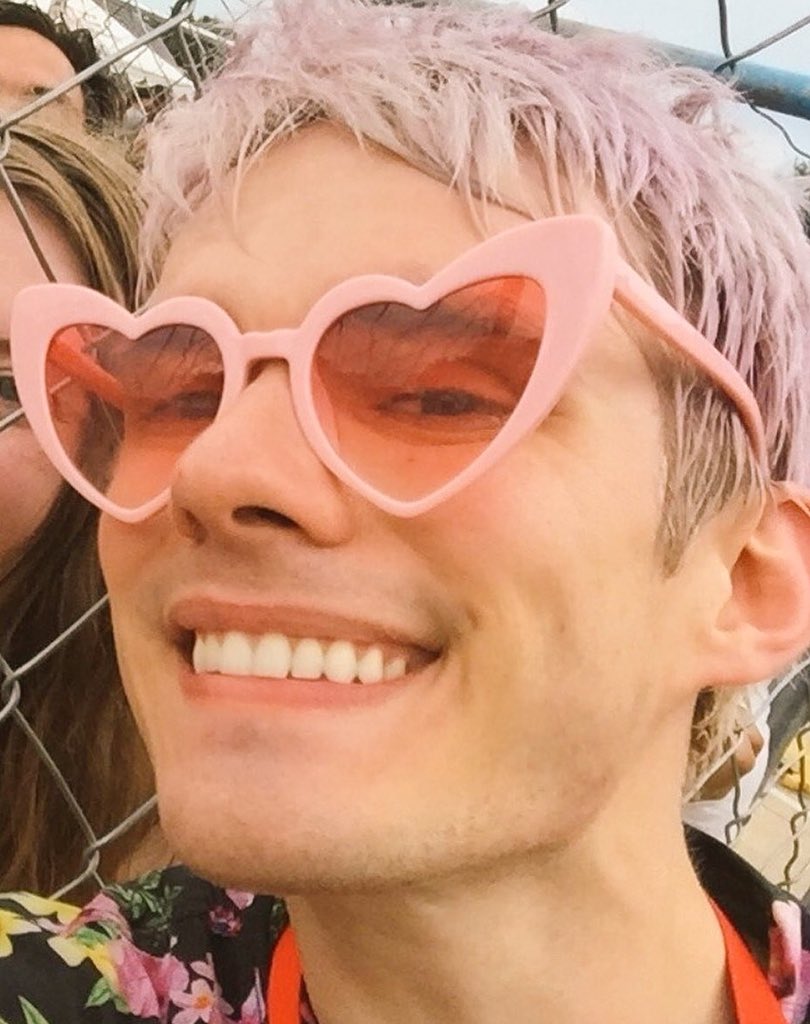 look at this cute ass