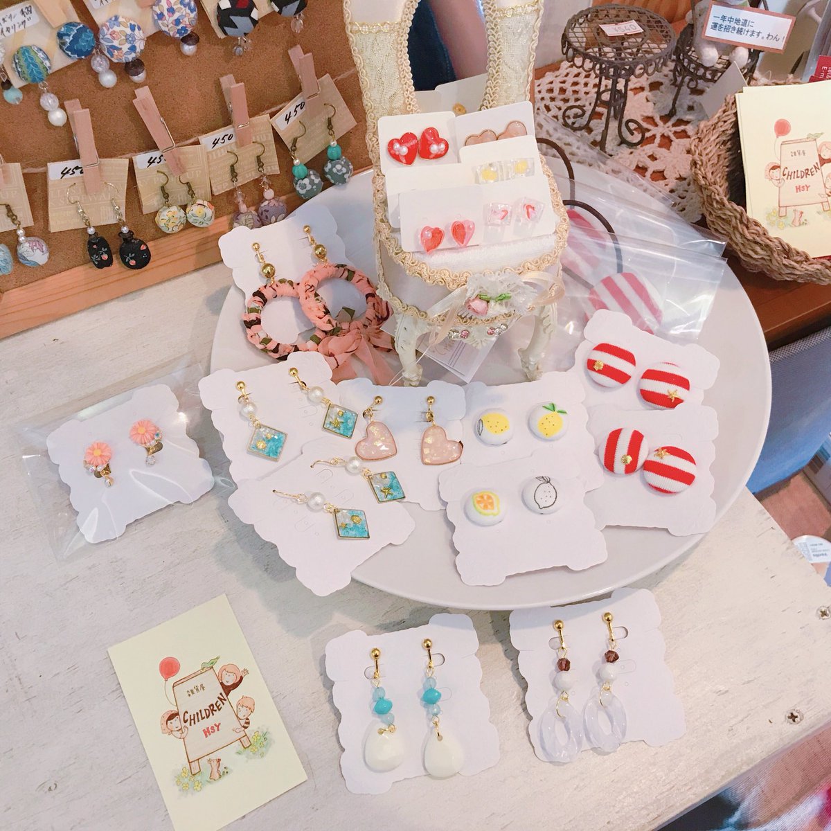 R Handmade Twitterren 高知市愛宕町の雑貨屋children Hsyさんにも商品を置かせてもらってます こちらは学生向けのもの多めに置かせてもらってます 雑貨屋childrenhsy 高知雑貨屋 高知 雑貨屋 ハンドメイドアクセサリー ハンドメイド好きな人と繋がりたい