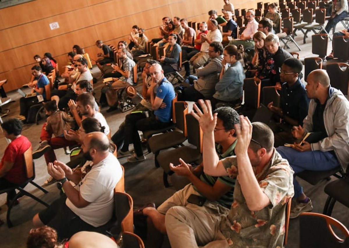 Discussing about <a href="/auvergnerhalpes/">Auvergne-Rhône-Alpes</a> application for becoming a FabRegion (like <a href="/Occitanie/">Région Occitanie</a>)
<a href="/WoMa_Paris/">WoMa, fabriques de quartier</a> with @WAO_MinhMan explain the on going process and the importance for <a href="/fabcityglobal/">Fab City Global</a> to collaborate with @fablab_fr on these new type of pledges initiated by political institution