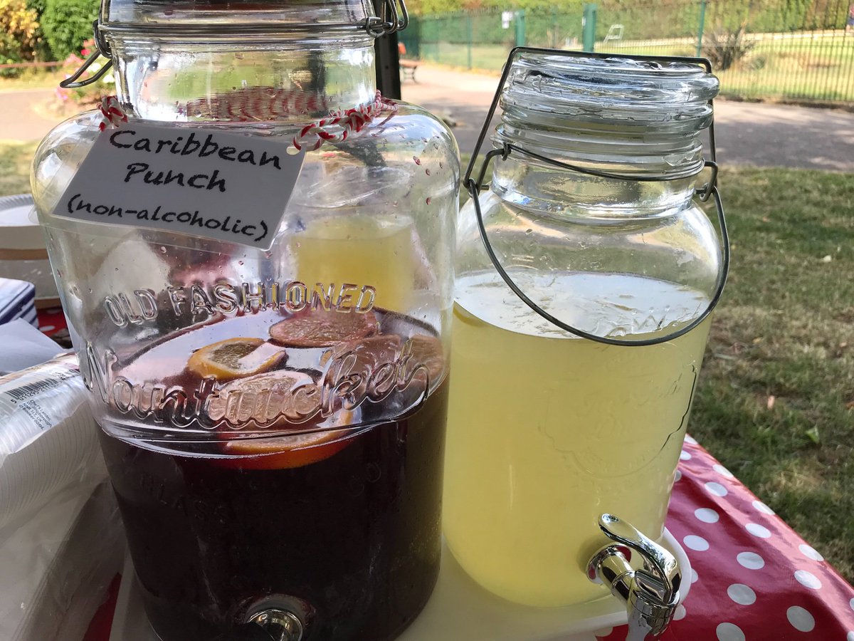 catoralexandra's tweet photo. We’re doing coffee and cakes in Alex Rec with the West Beckenham Bowls Club’s family open day. We’re here until 2!
#se20 #penge #pengeparks #alexrec #loveparks #loveparksweek https://t.co/3XzOHMkV27