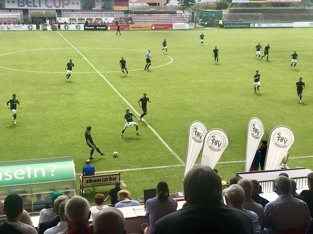 The first ever #Beltcup has officially started. Host @vfbluebeck meets <a href="/hbkogedk/">HB KØGE A/S</a>. Spectators from Germany and Denmark are experiencing an exciting match!