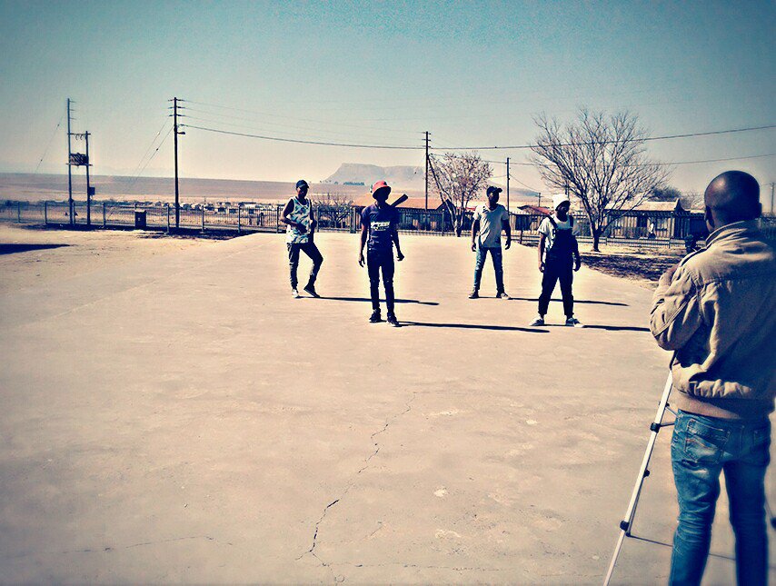 TeamNazokeSA's tweet image. @TeamNazokeSA iBhenga One Time Ngesikhath estholayo❤

Video Coming✌#WeLoveYou