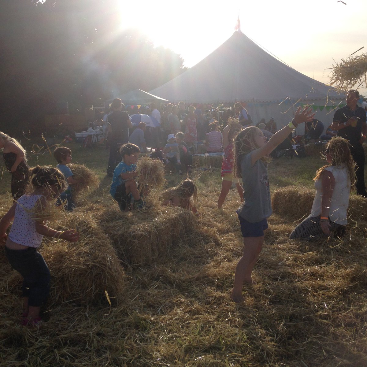 Our community-run family festival is back on 4th August - are you coming? (Cheaper) advance tickets onsale now! #familydaysout #essex #tendring wrabfest.co.uk/staging/ticket…
