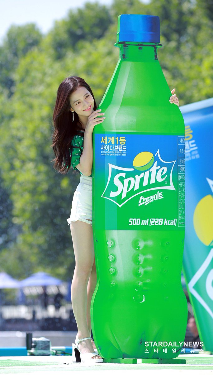 JISOOHOME_TH's tweet photo. #JISOO #SPIRTE #BLACKPINK https://t.co/RK8QSbyWy1