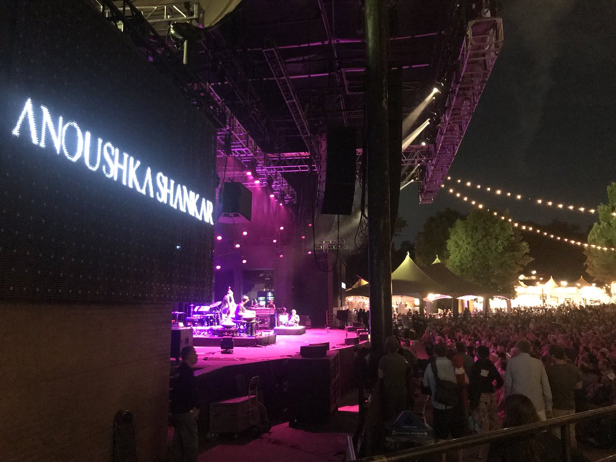 DancingReena's tweet image. #magicexists @ShankarAnoushka @BRICcelebrateBK #ProspectPark #bandshell #iloveNY #musicmatters #anoushkashankar #brooklyn #CelebrateBrooklyn #2018 #onelifethislife ✌🏽♥️🎶🎶🎶🎶🎶