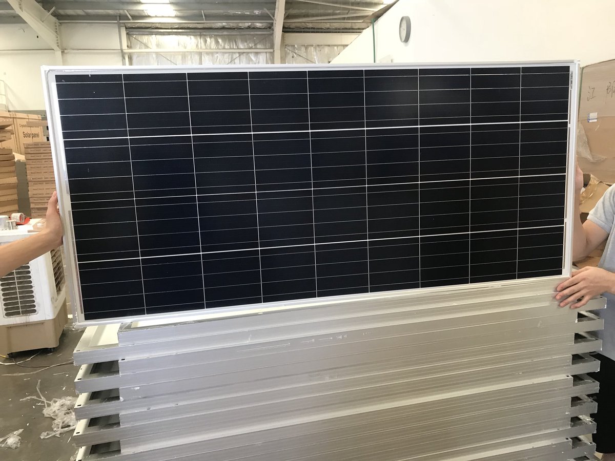 160watt-poly(1480*670*35mm)
170wart-mono(1480*670*35mm)
🔥🔥Maysun solar FZCO the first pv solar panels （with international standard)manufacturer in UAE(DEWA proved)
#solardubai 
#solarpanels
#solarpumps 
#solarsystem
#solarenergy
#DEWA
Contact:+971551106520(visit factory)