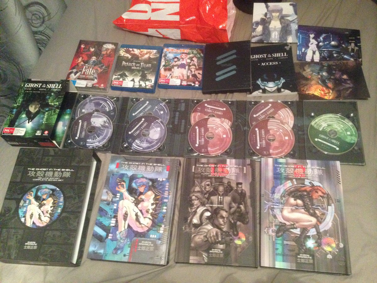 liam78787's tweet image. Here be my loot I secured from AvCon... Got da ghosts, fates, titans, and schoolz. #Anime #Manga