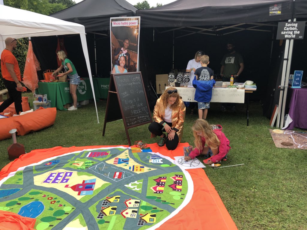 TyndallManc's tweet photo. We’re at @jodrellbank for @bluedotfestival! Come find us at Planet Field 🌍 for #SavingCarbon #SavingtheWorld and at Starfield 🌟 for #Designyour2050 & learn about bioenergy, sustainable communities, carbon capture, emissions pathways & songs about the weather 😉🎵 https://t.co/bD9LIEui56