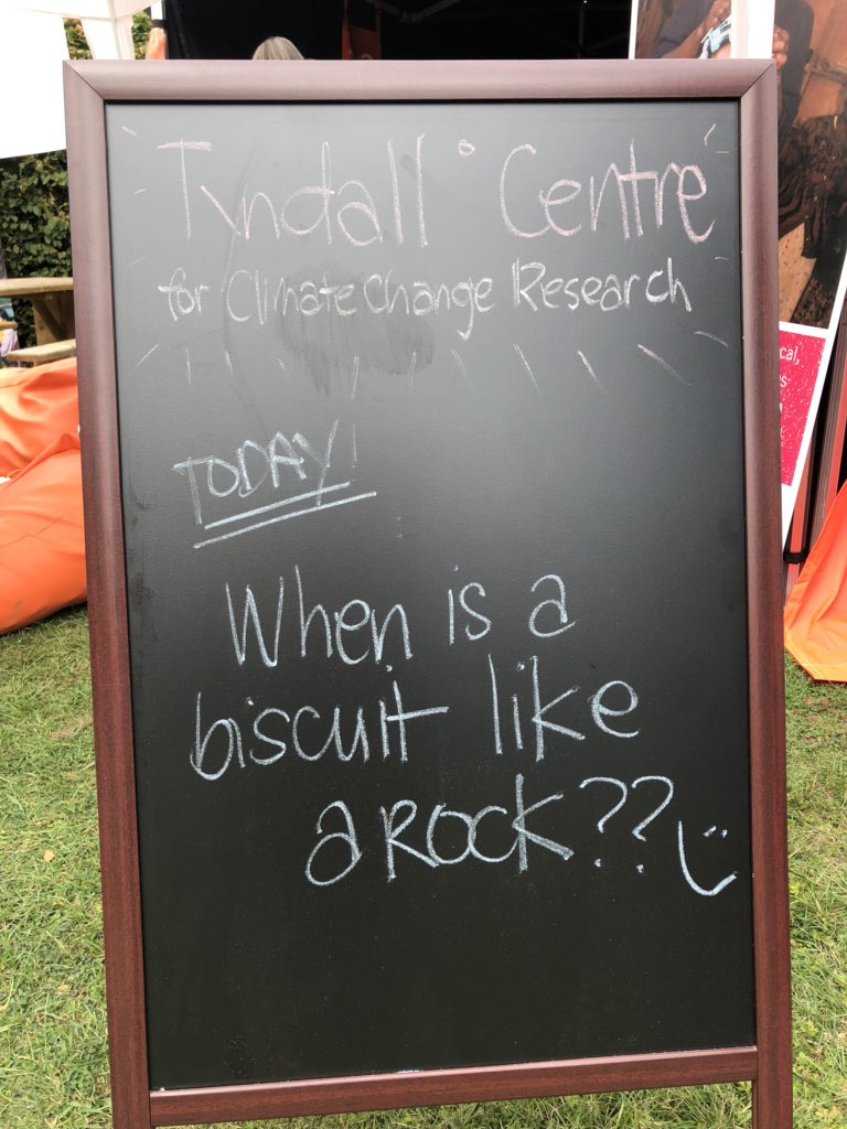 TyndallManc's tweet photo. We’re at @jodrellbank for @bluedotfestival! Come find us at Planet Field 🌍 for #SavingCarbon #SavingtheWorld and at Starfield 🌟 for #Designyour2050 & learn about bioenergy, sustainable communities, carbon capture, emissions pathways & songs about the weather 😉🎵 https://t.co/bD9LIEui56