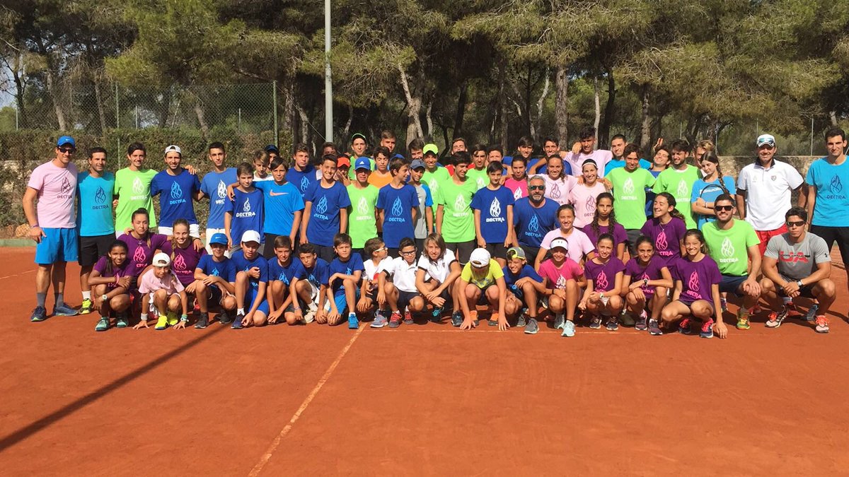 dectravalencia's tweet photo. Despedimos al grupo de 13 🇲🇽 que han compartido con nosotros 3 semanas de entrenamiento. ¡Muchas gracias por todo! #Dectra @dectravalencia https://t.co/O8K7BCCfHE