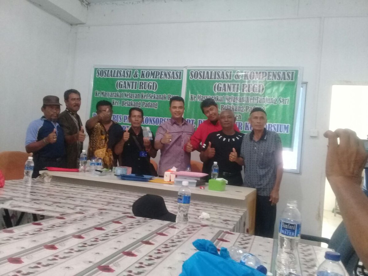 Sugeng81499156's tweet photo. Katanya ibuk @susipudjiastuti
Pro nelayan,pembela nelayan.
Kemana ibuk ketika nelayan mau dihancurkan dengan adanya tambang pasir.
#savenelayan
#tolakpengerukanpasirlaut https://t.co/E57c3jlSXi