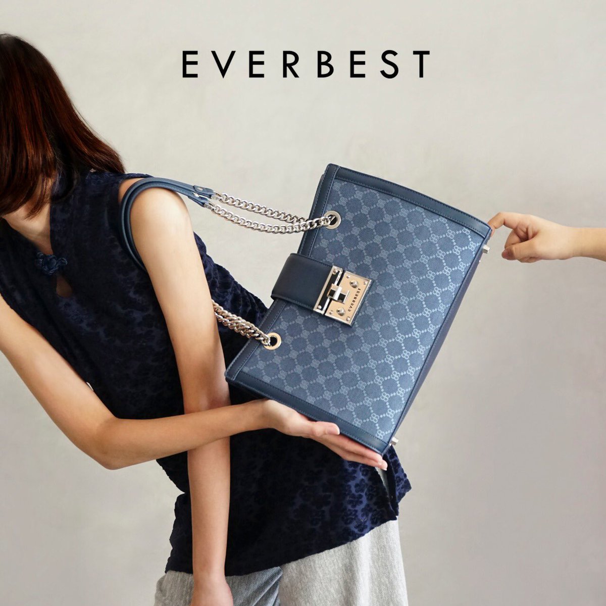 AEONMallBSDCity's tweet photo. Breeze into summer with #EVERBEST #PAY1GET2 #Sale! 
Shop two of your favorite items for the price of one until 20 August 2018
Let’s visit Everbest stores at AEON MALL BSD CITY https://t.co/C6ZipOROIi